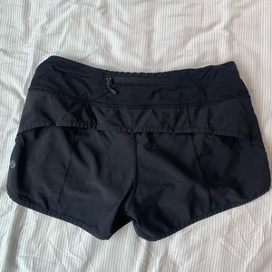 size 4 lululemon shorts